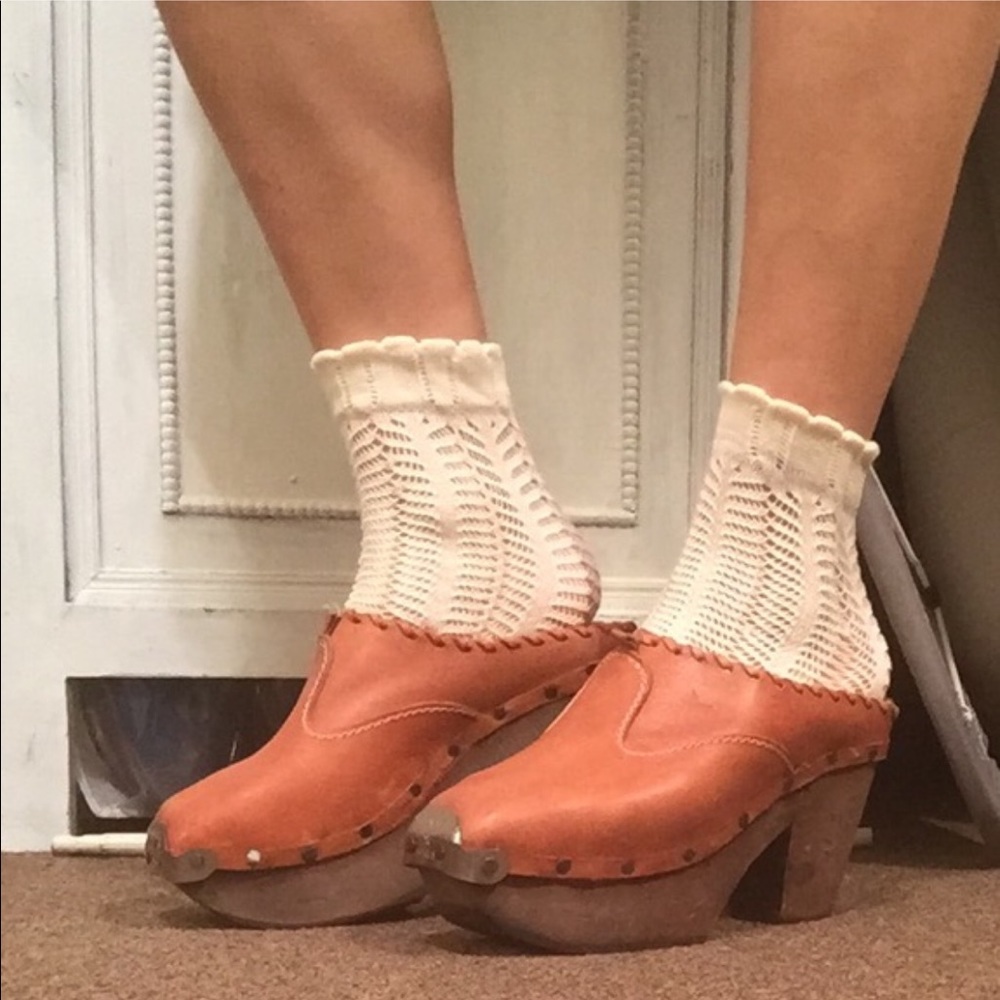 Clogs - Picture 2 of 4